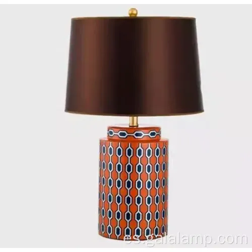 Lámpara de mesa de cerámica china con iluminación LED elegante